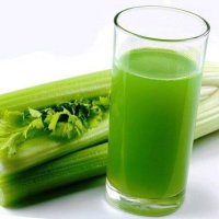 Lëngu i selinos është plot me vitamina