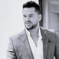 Pamje nga varrimi i artistit të njohur Shpat Kasapi