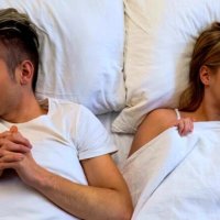 Gjashtë gabime të cilat femrat nuk ua falin meshkujve në krevat