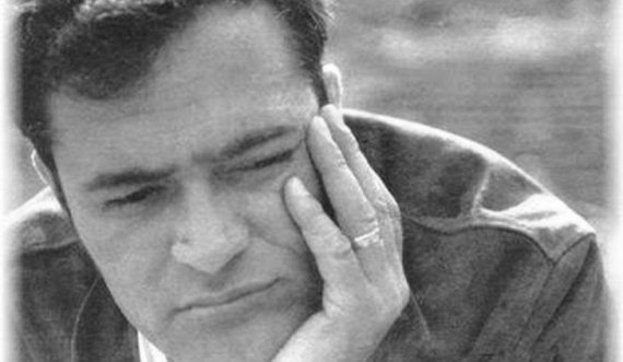 UKSHIN HOTI NË LUFTË QË NJË POPULL I NDARË TË RRESHTOHET