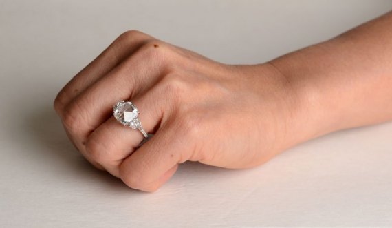 Gjërat që nuk bën t’i humbim: Ato ndjellin fatkeqësi, divorc, varfëri