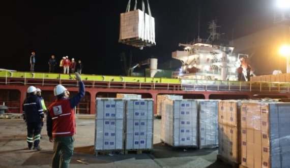 Kurti: Anija me ndihma në vlerë prej 500 mijë euro të Kosovës është nisur drejt Gazës