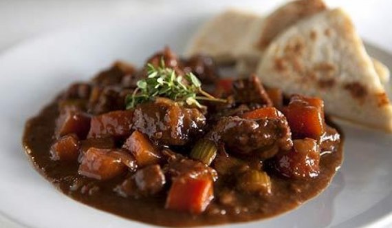 Recetë: Gjellë me mish viçi 