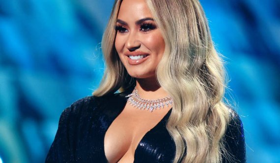 Demi Lovato u shfaq në formë të shkëlqyer gjatë një feste