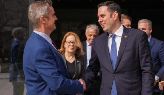 Hargreaves njofton për takimin me Abdixhikun