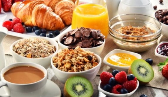  Zbuloni shkaqet dhe ushqimet që të japin energji