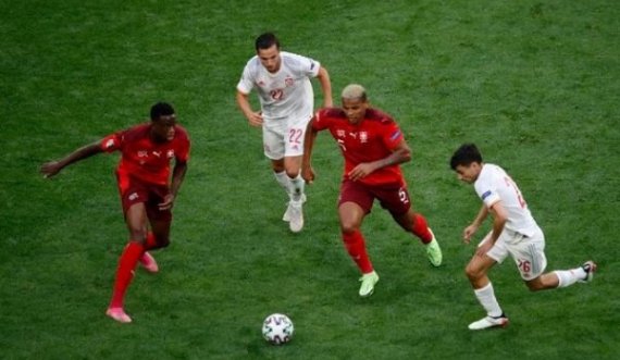 Pedri thyen rekord historik në Evropian, lë prapa Rooneyn