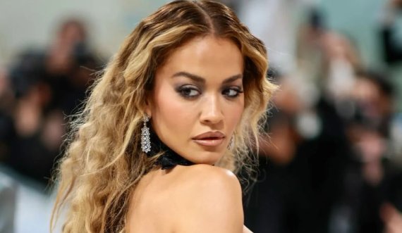 Rita Ora ju lë pa fjalë me këtë paraqitje