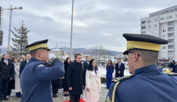 Osmani e Kurti bëjnë homazhe tek varri i ish-presidentit Rugova