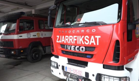 Shqipëria do t’i shpërblejë me deri në tri paga punonjësit që luftuan kundër zjarreve