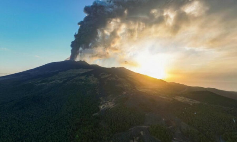 Pamje nga shpërthimi i vullkanit Etna