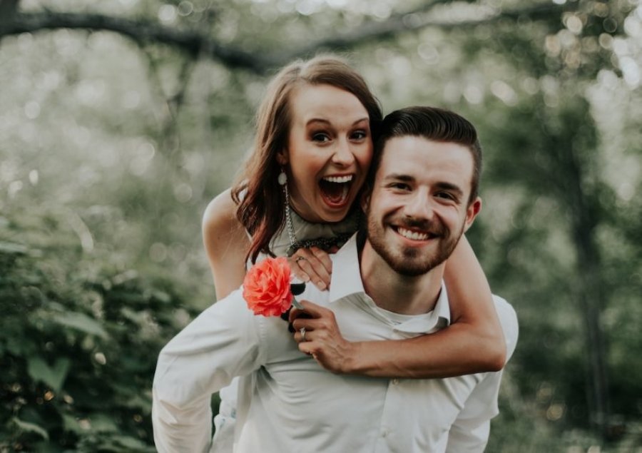 5 gjëra që një mashkull i dashuruar nuk i bën asnjëherë