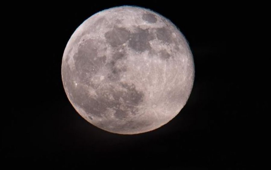 Zbulohet plani i NASA-s për Hënën!