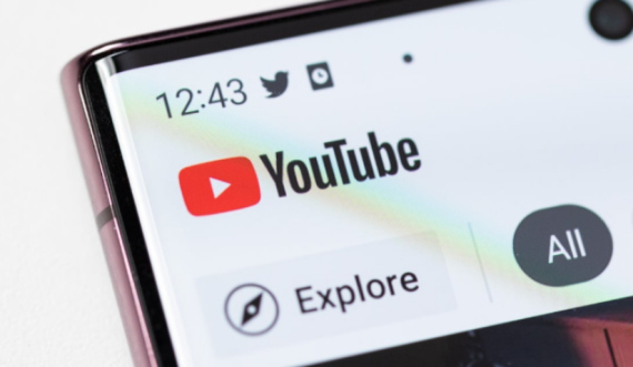 Tani mund të kërkoni nga YouTube të largoj videot me AI që falsifikojnë fytyrën ose zërin tuaj