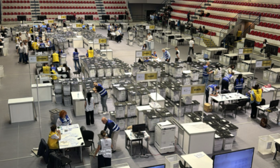 28 Dhjetori dhe dilema 'hamletiane'