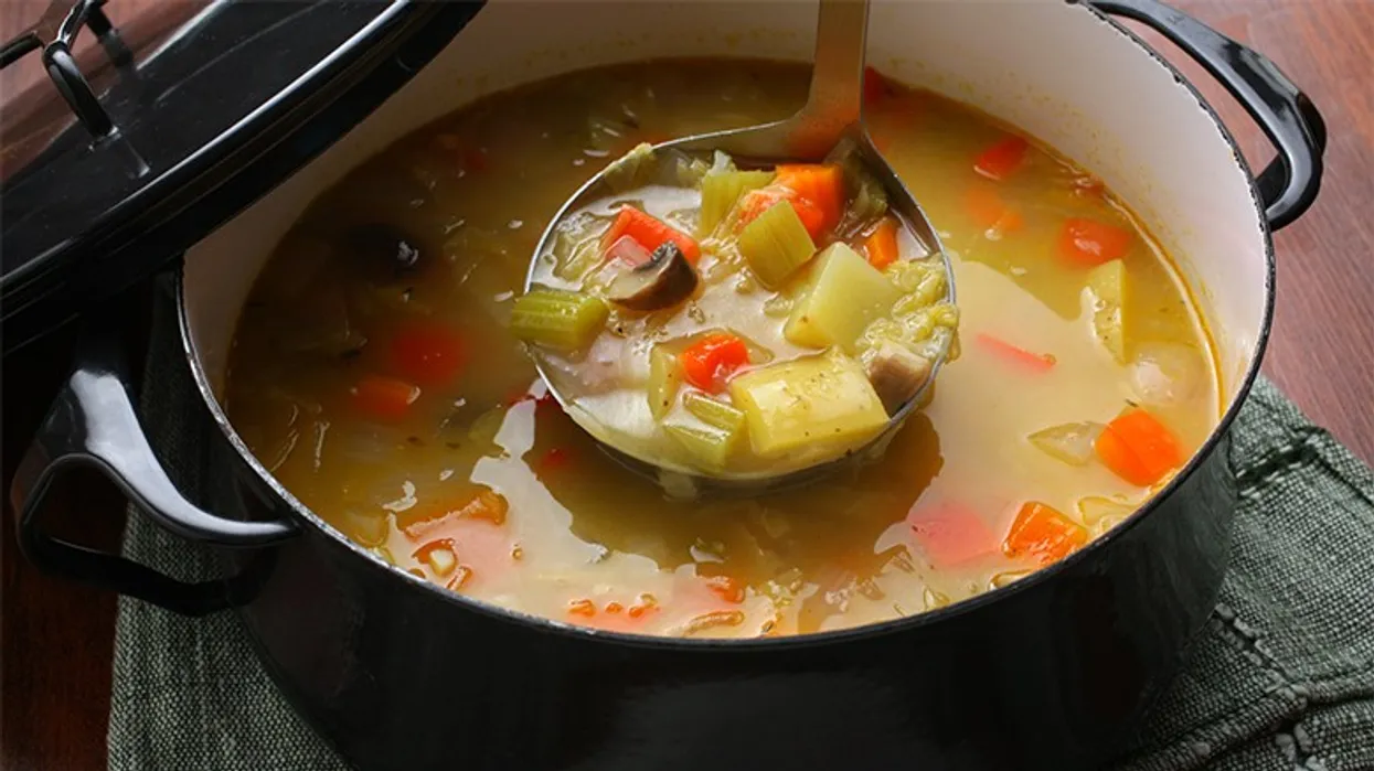 Recetë: Supë me patate dhe lakër